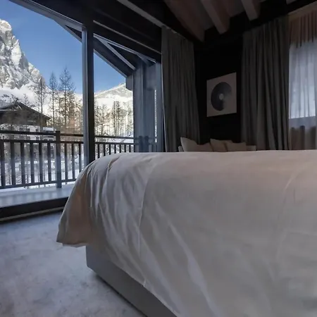 Lavish Chalet With Hot Tub Holiday home *