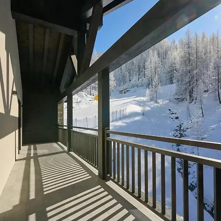 Holiday home Lavish Chalet With Hot Tub *