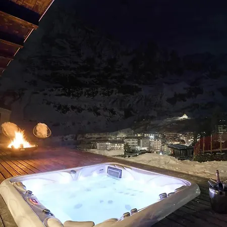 Lavish Chalet With Hot Tub Holiday home *