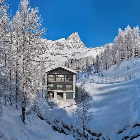 Holiday home Lavish Chalet With Hot Tub Breuil-Cervinia